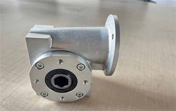 線體輸送、倍速鏈輸送線上用不銹鋼蝸輪蝸桿減速機(jī) (2).jpg