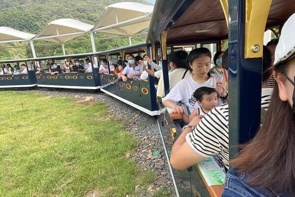 秋高氣爽，大家跟隨艾思捷一起團(tuán)建去呀.jpg