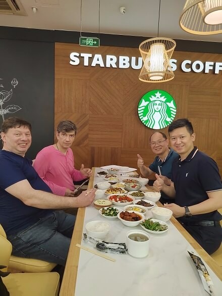 與客戶進行簡單的午餐。.jpg